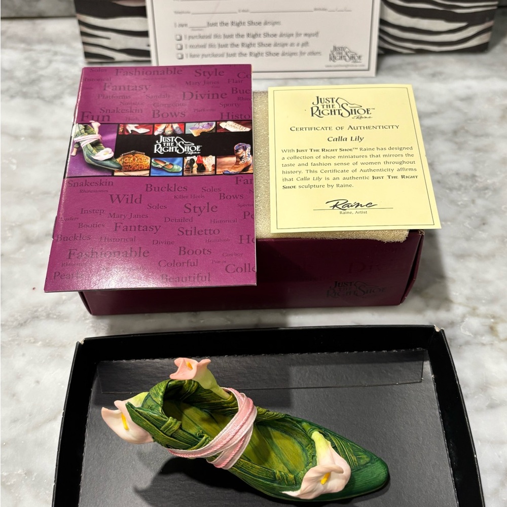 Vintage❤️Collectible: Just The Right Shoe Collectible - Picture 9 of 13